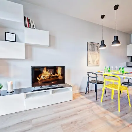Homely Place Serce Poznania - Stary Rynek - Parking Apartment