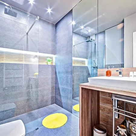 Homely Place Serce Poznania - Stary Rynek - Parking Apartment