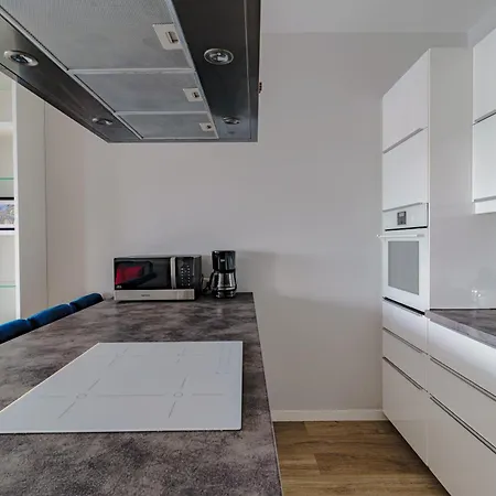 Homely Place Serce Poznania - Stary Rynek - Parking Apartment