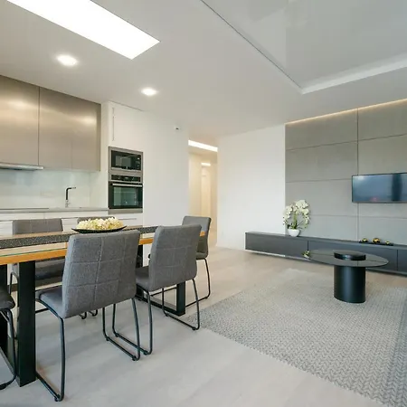 Homely Place Serce Poznania - Stary Rynek - Parking Appartement