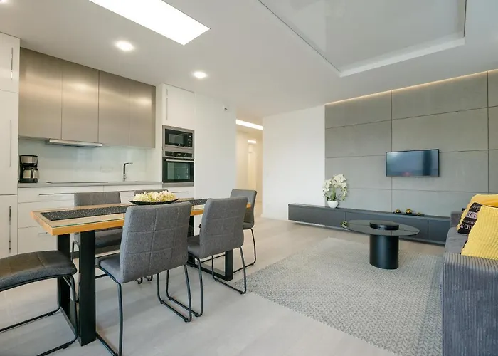 Homely Place Serce Poznania - Stary Rynek - Parking Apartment